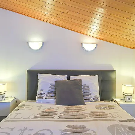 Prázdninový dům Outrem'her Maison Bord De