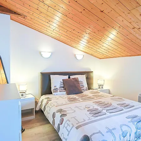 Prázdninový dům Outrem'her Maison Bord De *